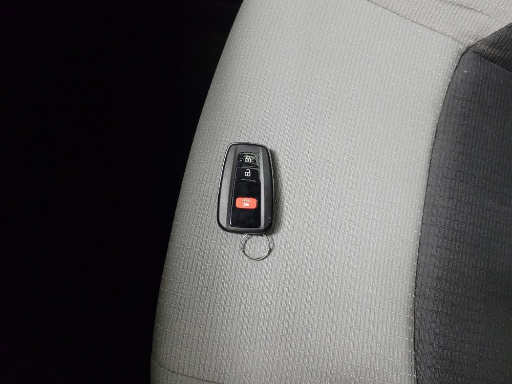 Used 2019 Toyota C-HR XLE image 32