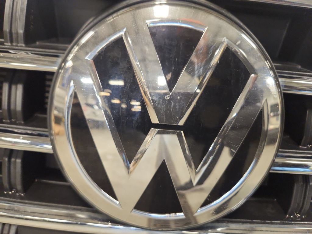 Used 2019 Volkswagen Jetta SEL Premium FWD image 34