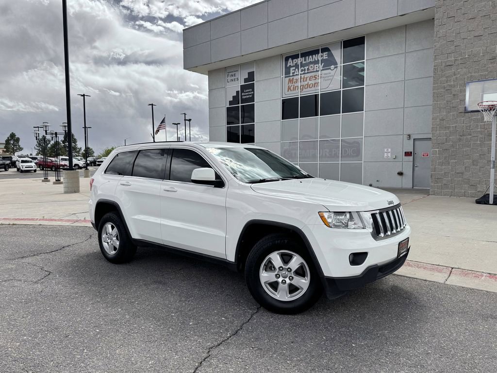 Used 2012 Jeep Grand Cherokee Laredo AWD/4WD image 2