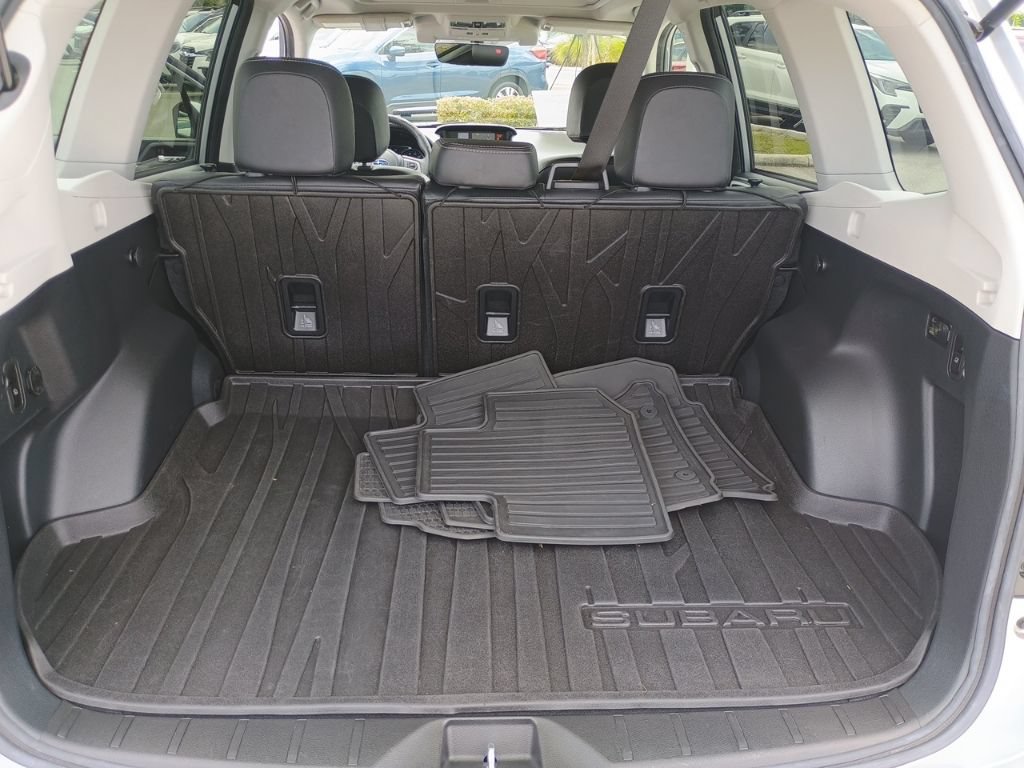 Used 2017 Subaru Forester 2.5i Touring AWD/4WD image 17