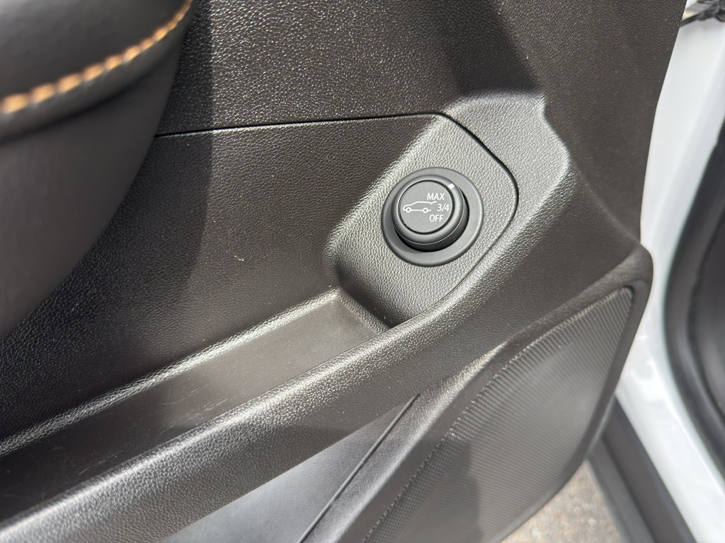 Used 2019 GMC Terrain SLT w/ Preferred Package image 28