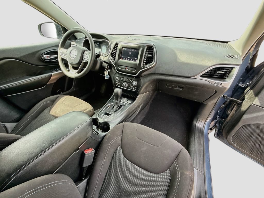 Used 2021 Jeep Cherokee Latitude AWD/4WD image 29