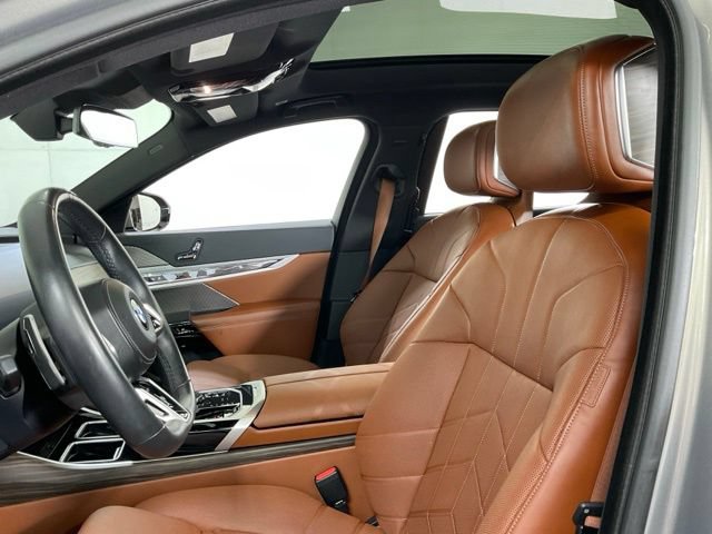 Certified 2023 BMW 760i xDrive AWD/4WD image 30