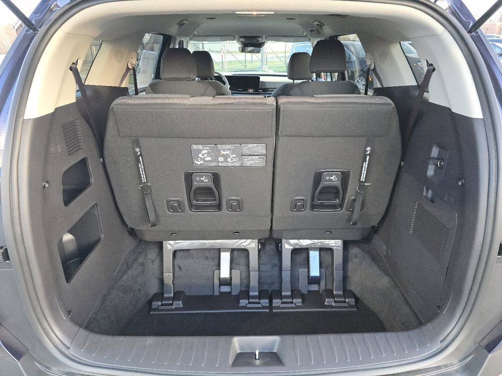 New 2026 Kia Carnival LX image 17