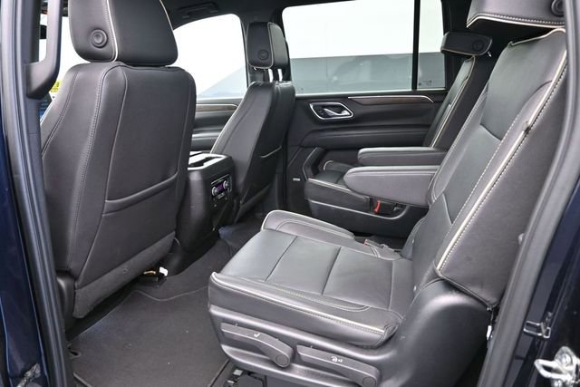 Used 2023 Chevrolet Suburban Premier AWD/4WD image 18