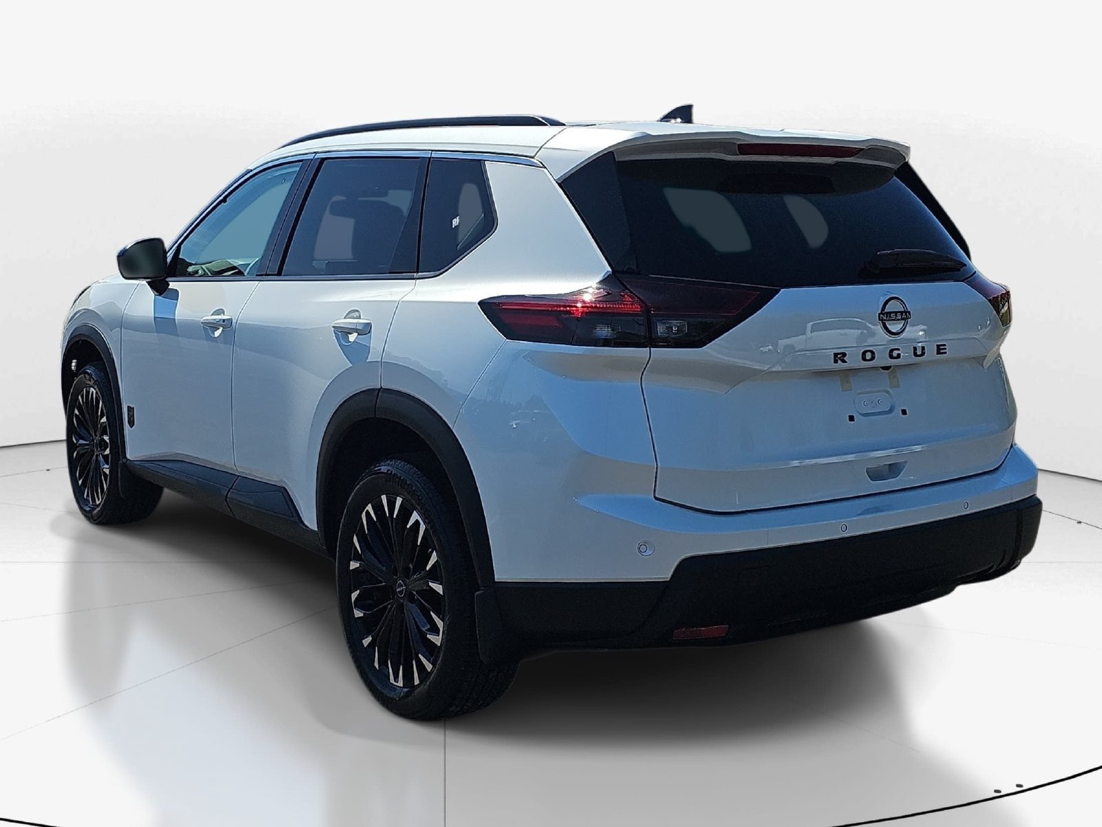 New 2027 Nissan Rogue Dark Armor FWD image 7
