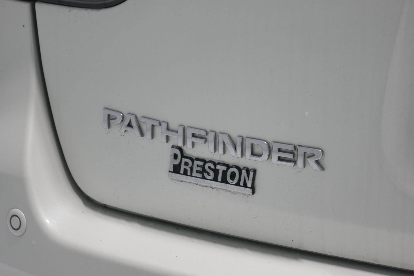 Used 2015 Nissan Pathfinder Platinum w/ Cargo Package image 26