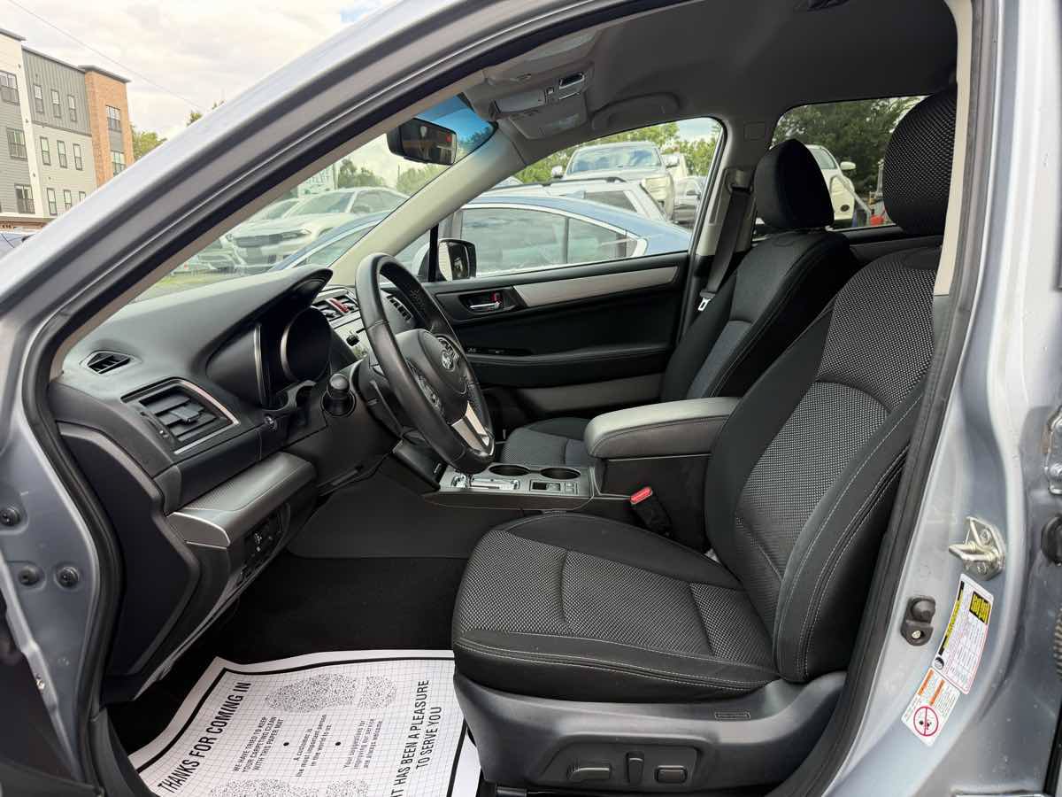 Used 2017 Subaru Outback 2.5i Premium AWD/4WD image 9