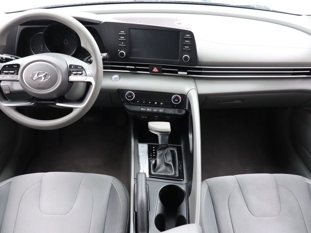 Used 2022 Hyundai Elantra SEL w/ Preferred Accessory Package image 21