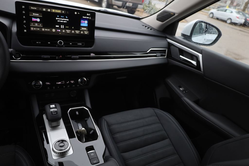 New 2025 Mitsubishi Outlander SE image 23