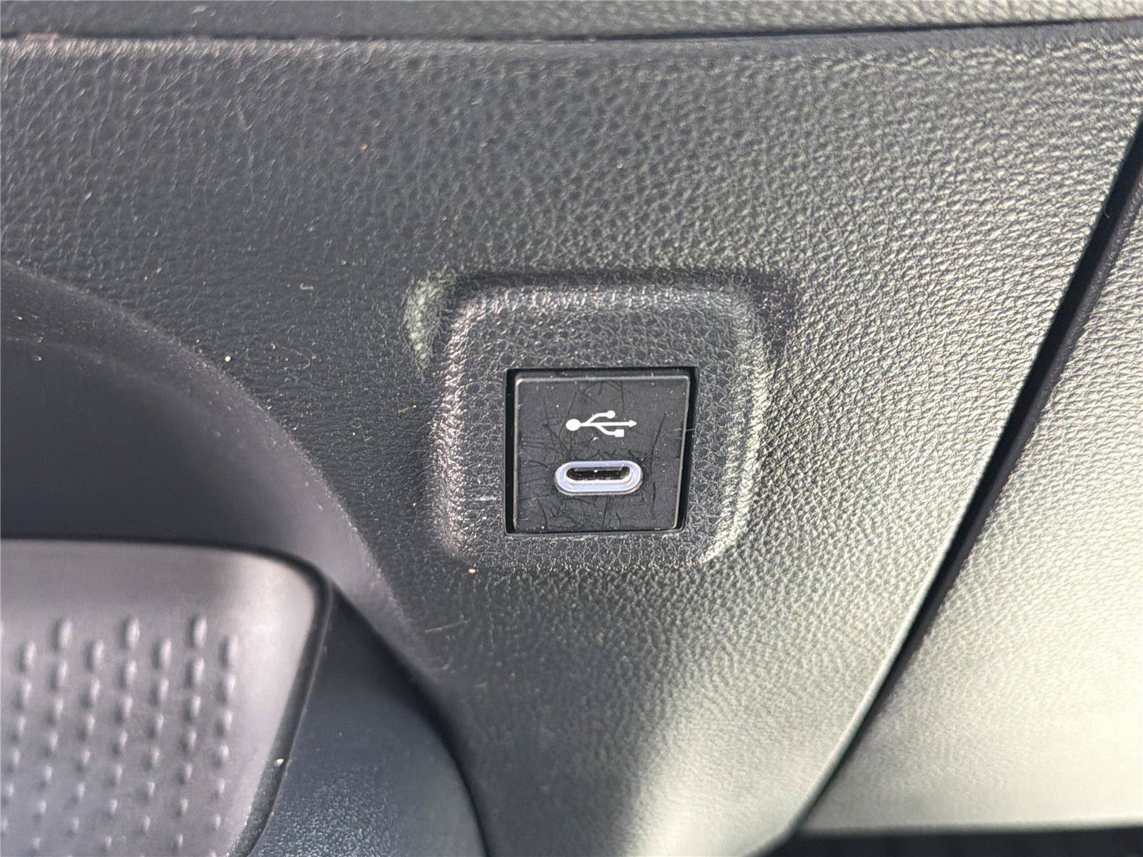 Used 2023 Toyota Corolla LE w/ Carpet Mat Package (TMS) FWD image 17
