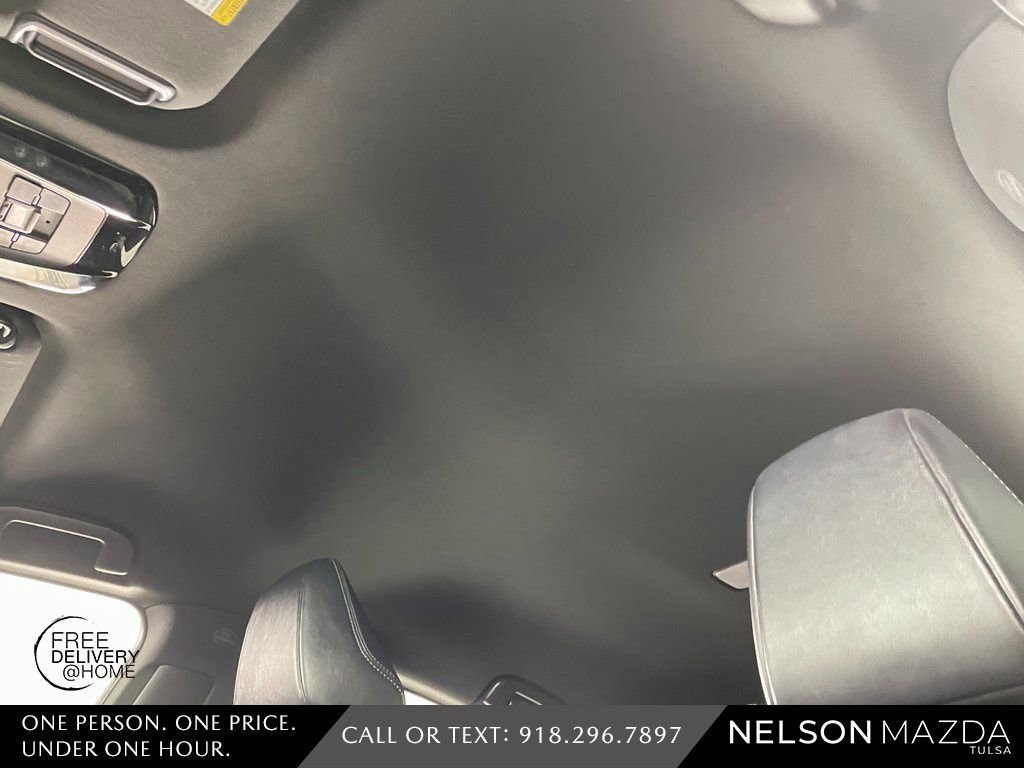 Used 2021 Toyota Venza XLE w/ Softex Package image 23