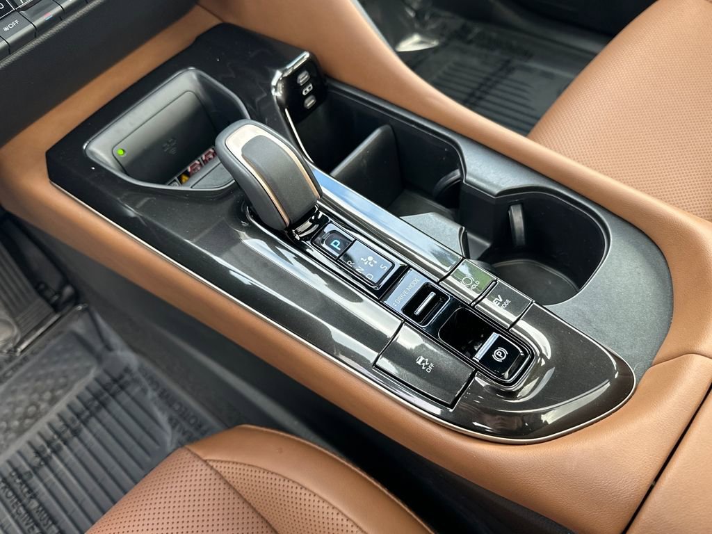 Used 2025 Toyota Crown Signia Limited image 23