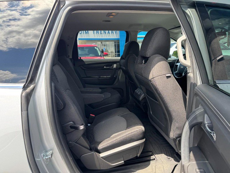 Used 2017 Chevrolet Traverse LT w/ Style and Technology Package FWD image 10