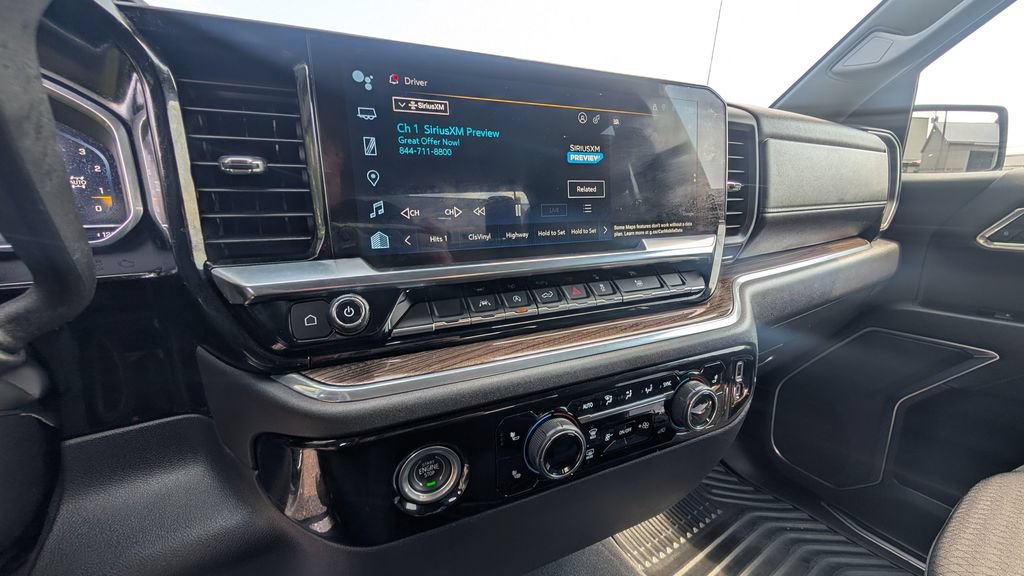 Used 2023 Chevrolet Silverado 1500 LT AWD/4WD image 9
