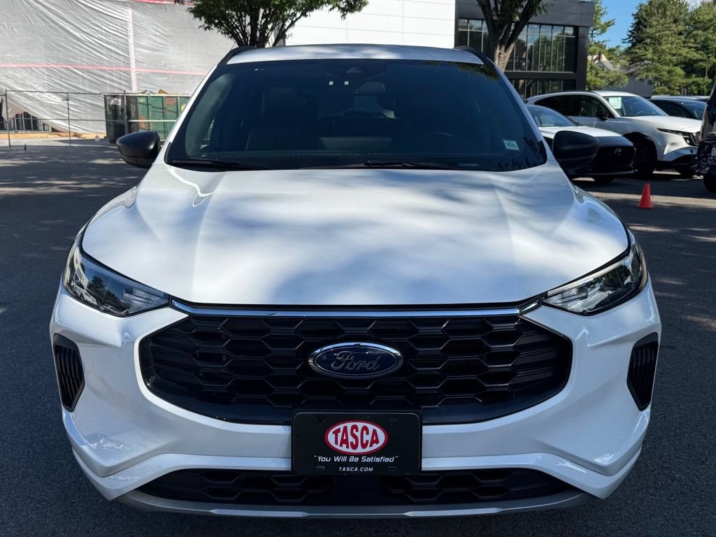 Used 2023 Ford Escape ST-Line w/ Tech Pack #1 AWD/4WD image 3