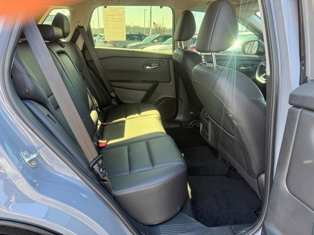 Used 2024 Nissan Rogue SL w/ SL Premium Package image 15