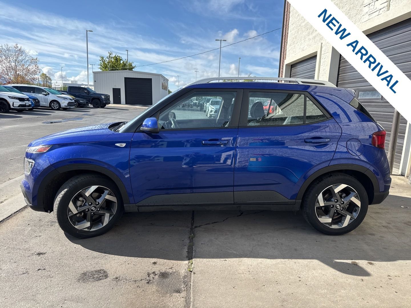 Used 2022 Hyundai Venue Limited image 4