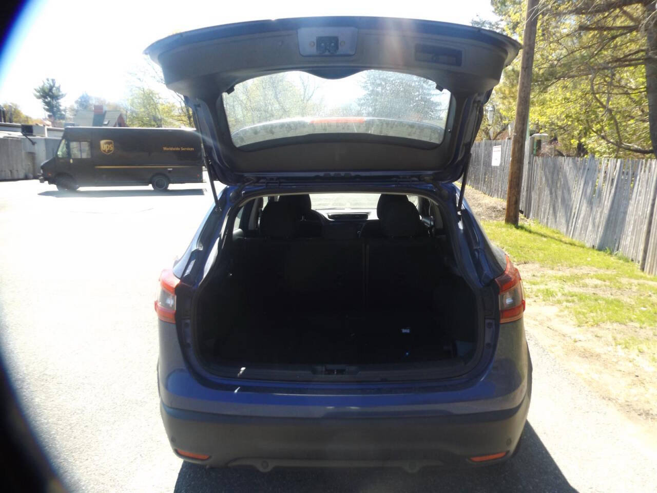 Used 2020 Nissan Rogue Sport S FWD image 5