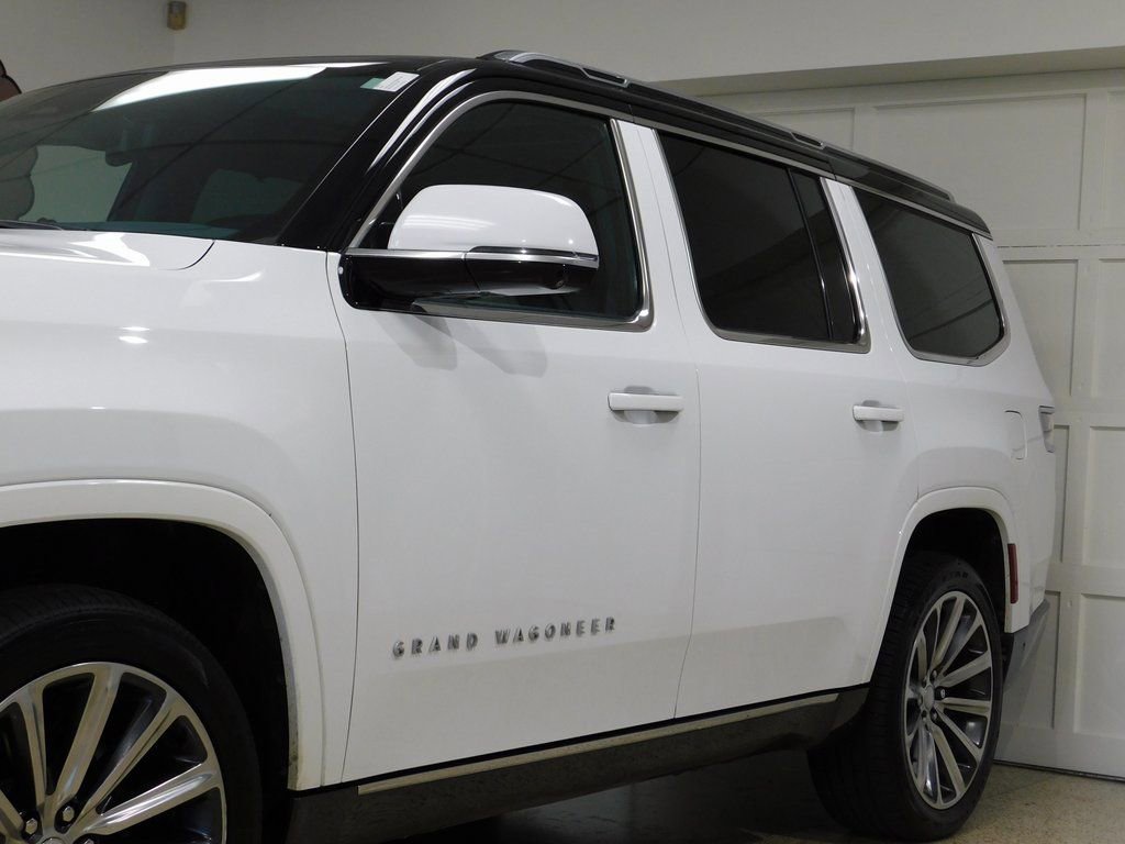 Used 2022 Jeep Grand Wagoneer Series II w/ Convenience Group III image 17