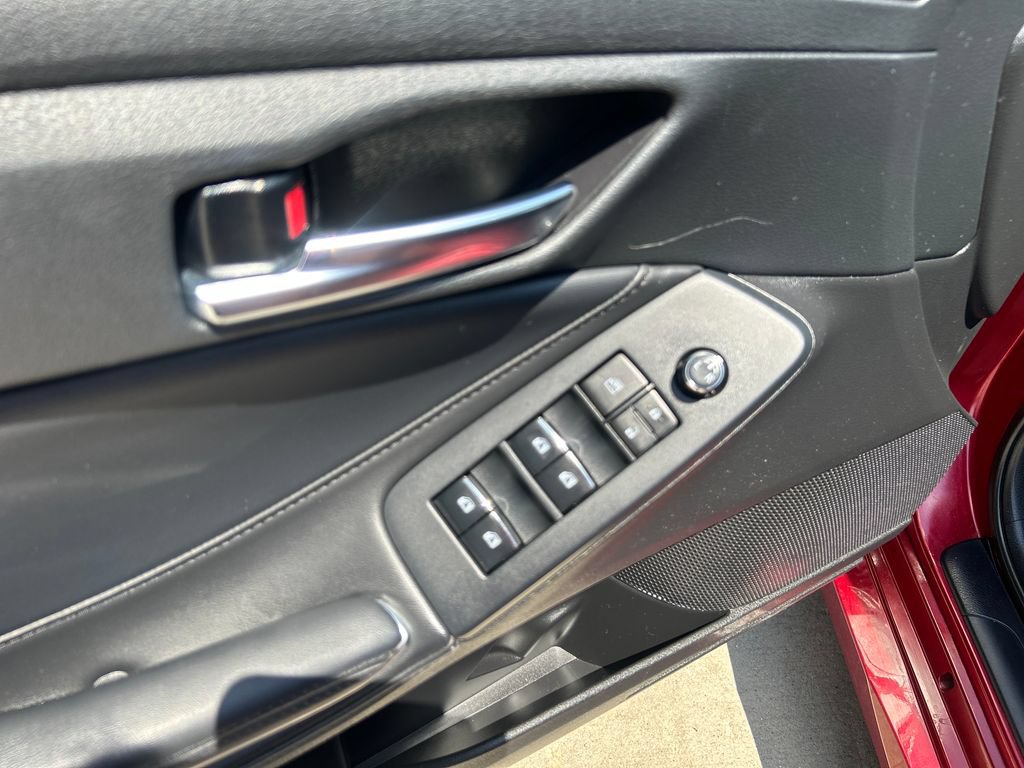 Certified 2021 Toyota Avalon XLE FWD image 11