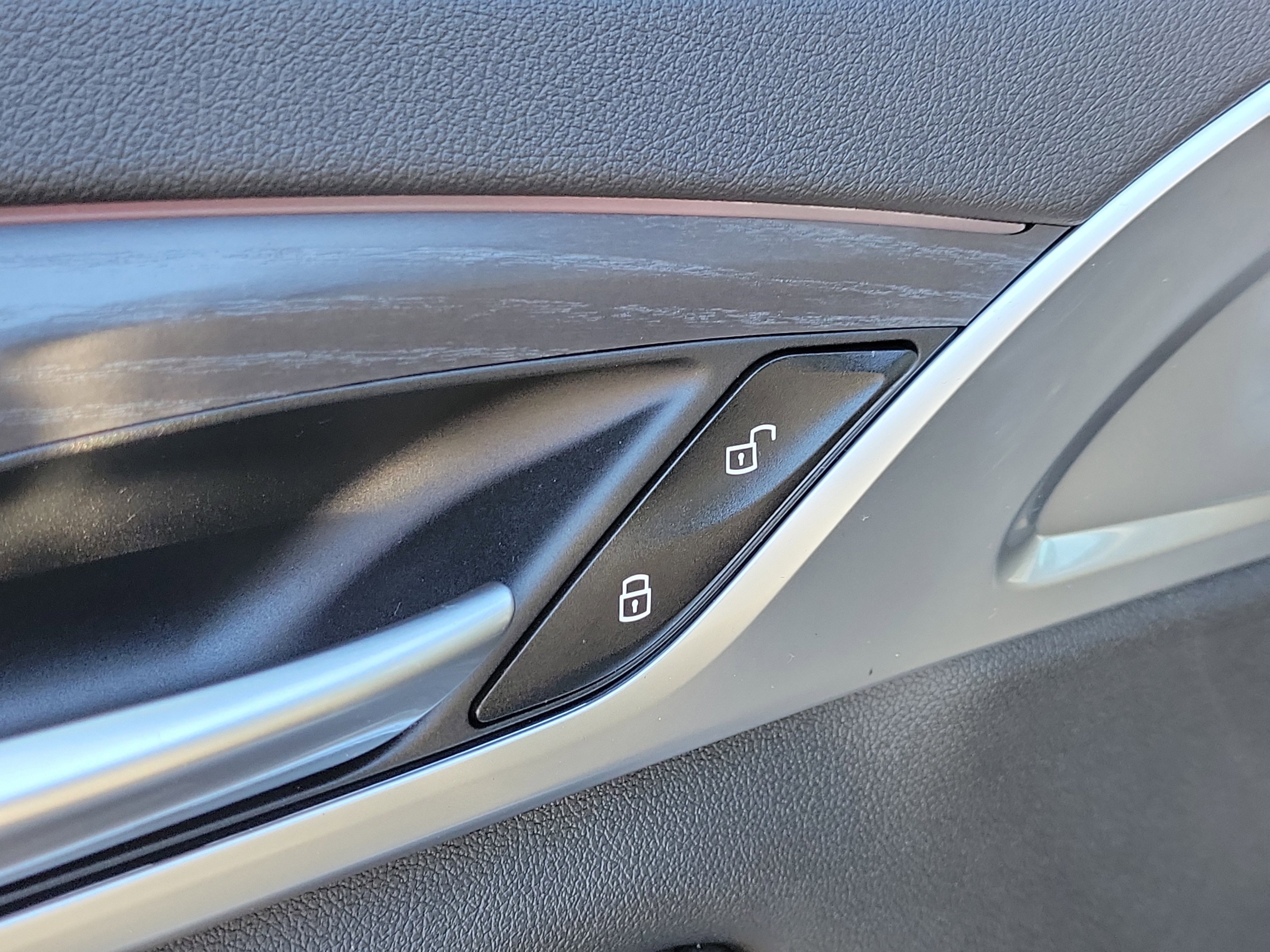 Used 2023 BMW 530i xDrive w/ M Sport Package image 20