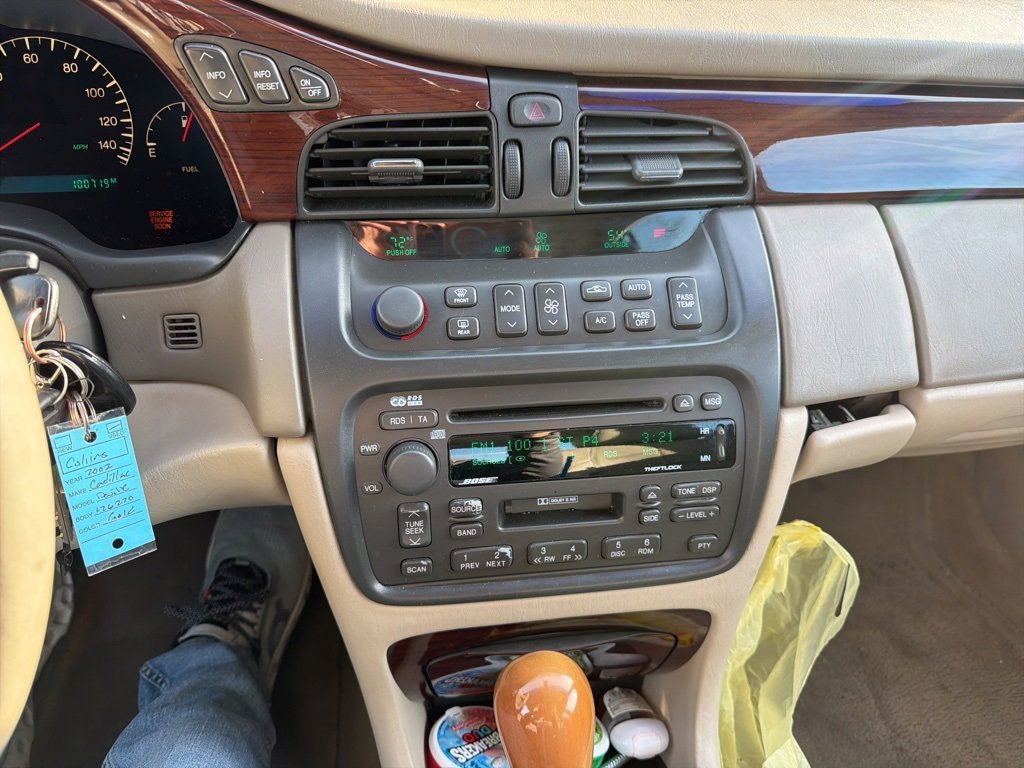 Used 2002 Cadillac De Ville DTS w/ Premium Equipment Pkg image 13