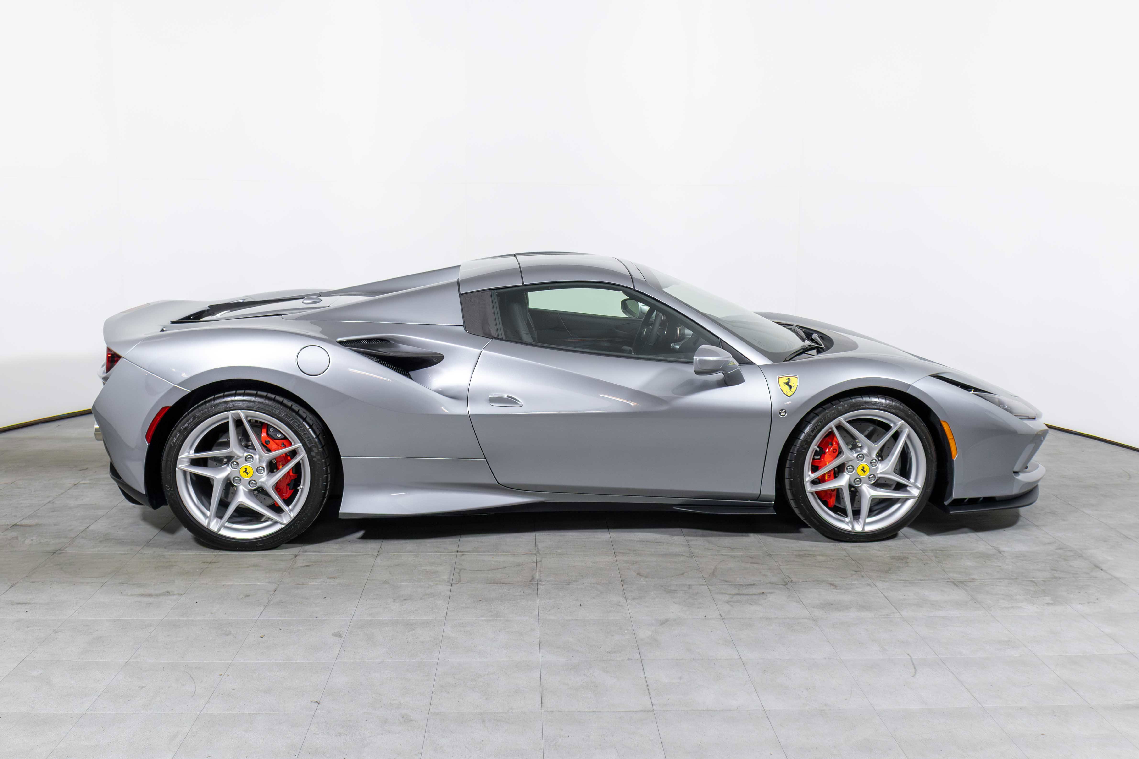 Used 2023 Ferrari F8 Tributo image 13