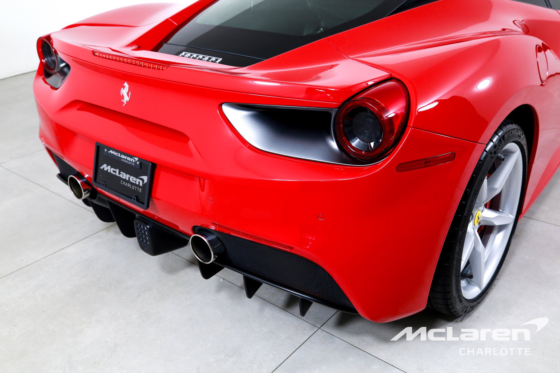 Used 2018 Ferrari 488 GTB RWD image 34