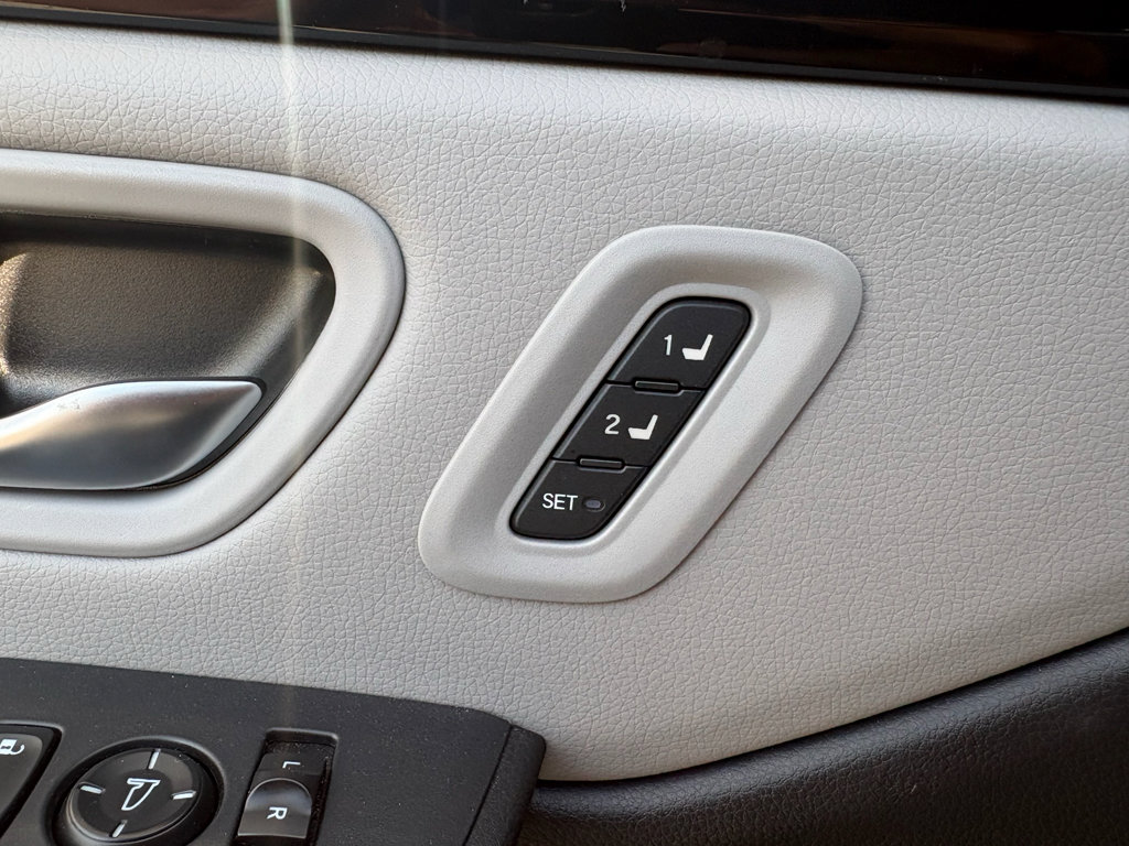 Certified 2025 Honda Pilot EX-L image 12