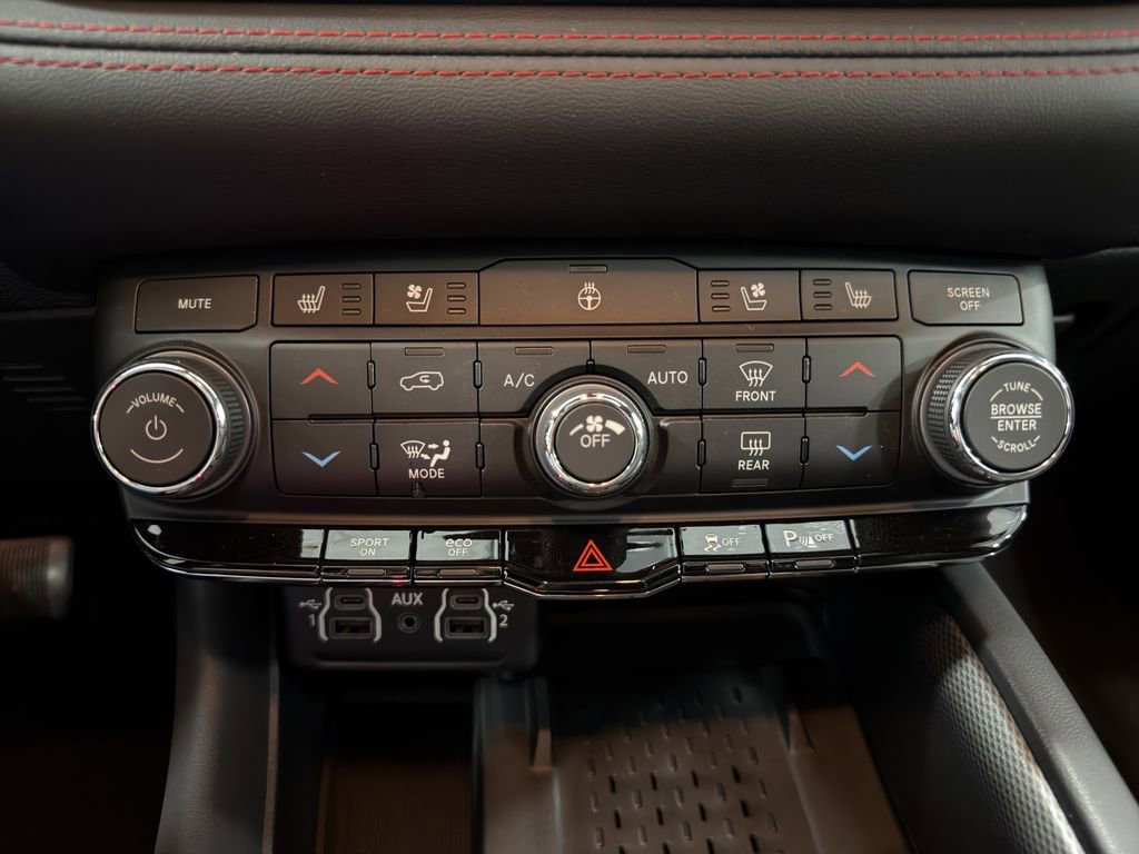 Used 2025 Dodge Durango R/T image 33