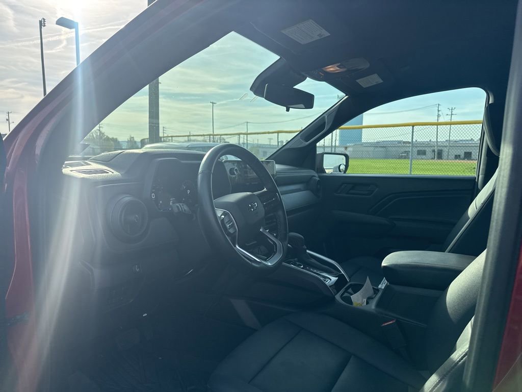 Used 2025 Chevrolet Colorado Trail Boss image 7