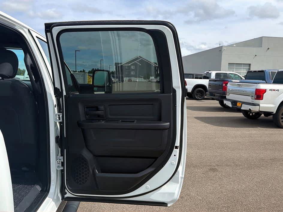 New 2026 RAM 3500 Tradesman AWD/4WD image 24