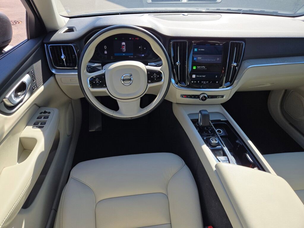 Used 2024 Volvo V60 B5 Cross Country Plus image 21
