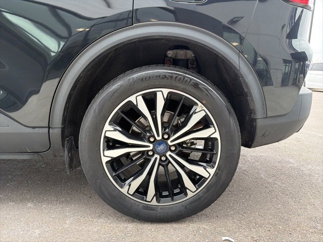 Used 2022 Ford Escape SEL w/ SEL Stealth AWD Package image 4