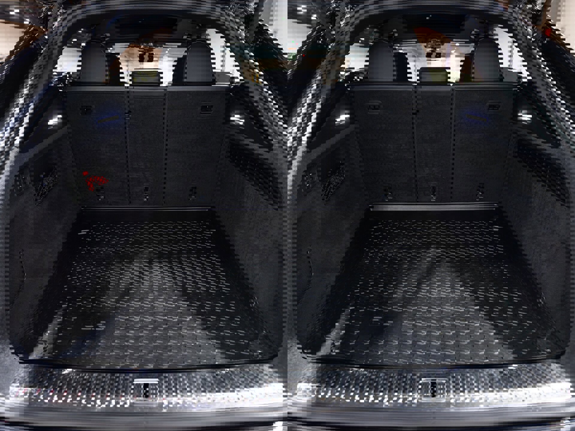 Used 2020 Audi SQ8 Prestige image 19