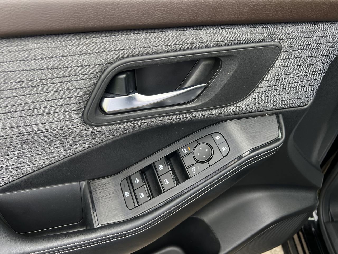 Certified 2023 Nissan Rogue SV FWD image 21