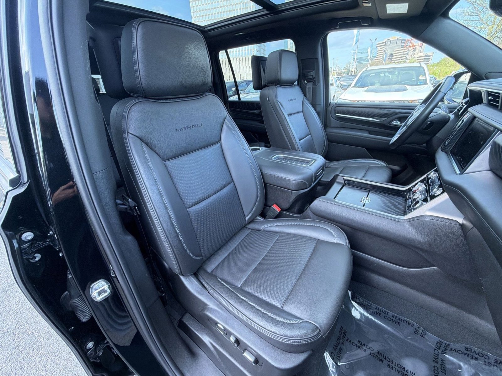 Used 2024 GMC Yukon XL Denali w/ Denali Reserve Package image 28