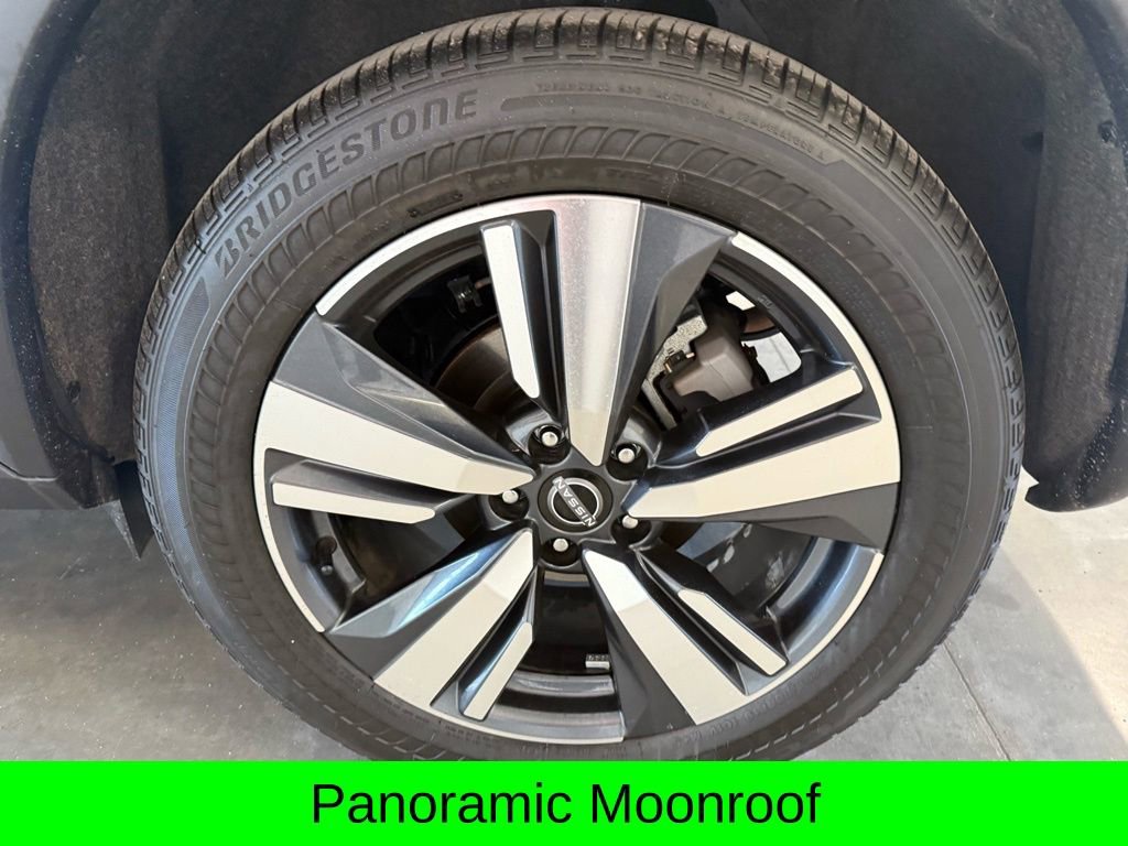 Used 2025 Nissan Rogue SL w/ SL Premium Package image 8