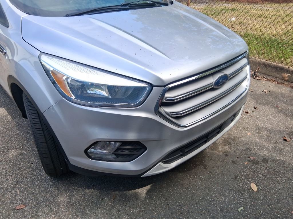 Used 2017 Ford Escape SE FWD image 3