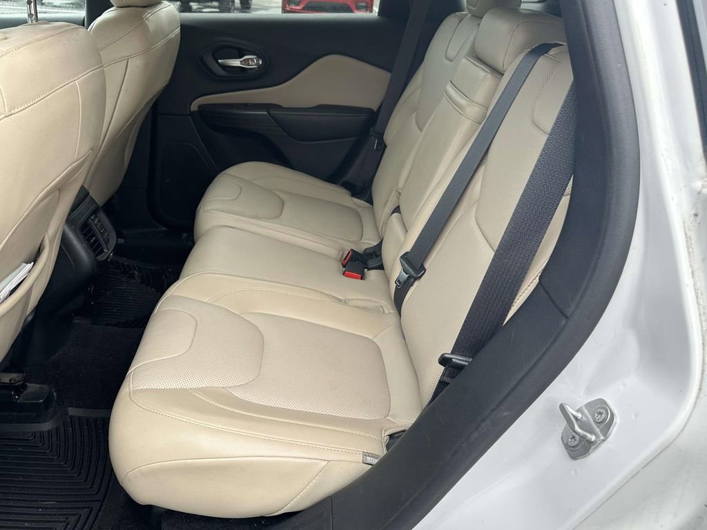 Used 2016 Jeep Cherokee Limited w/ Luxury Group image 13