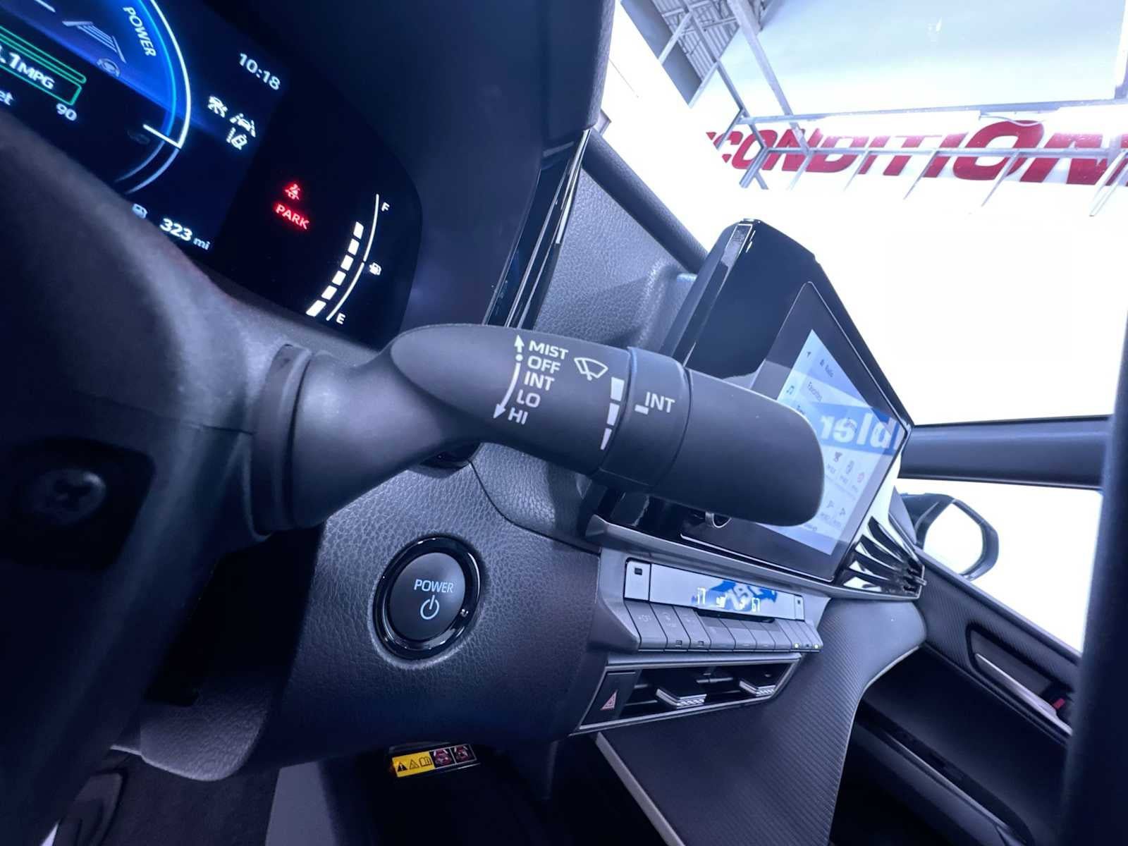 Used 2025 Toyota Camry SE w/ Convenience Package FWD image 11