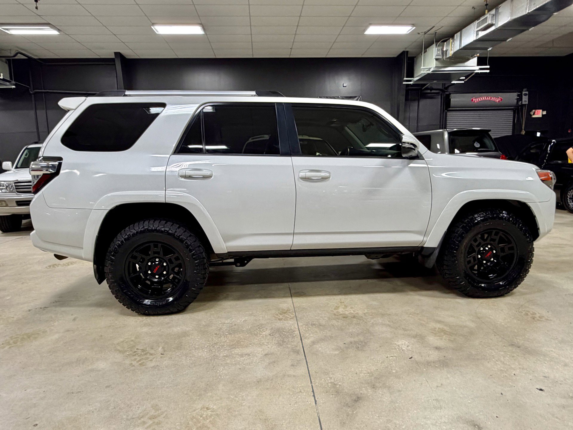 Used 2016 Toyota 4Runner Trail Premium AWD/4WD image 7