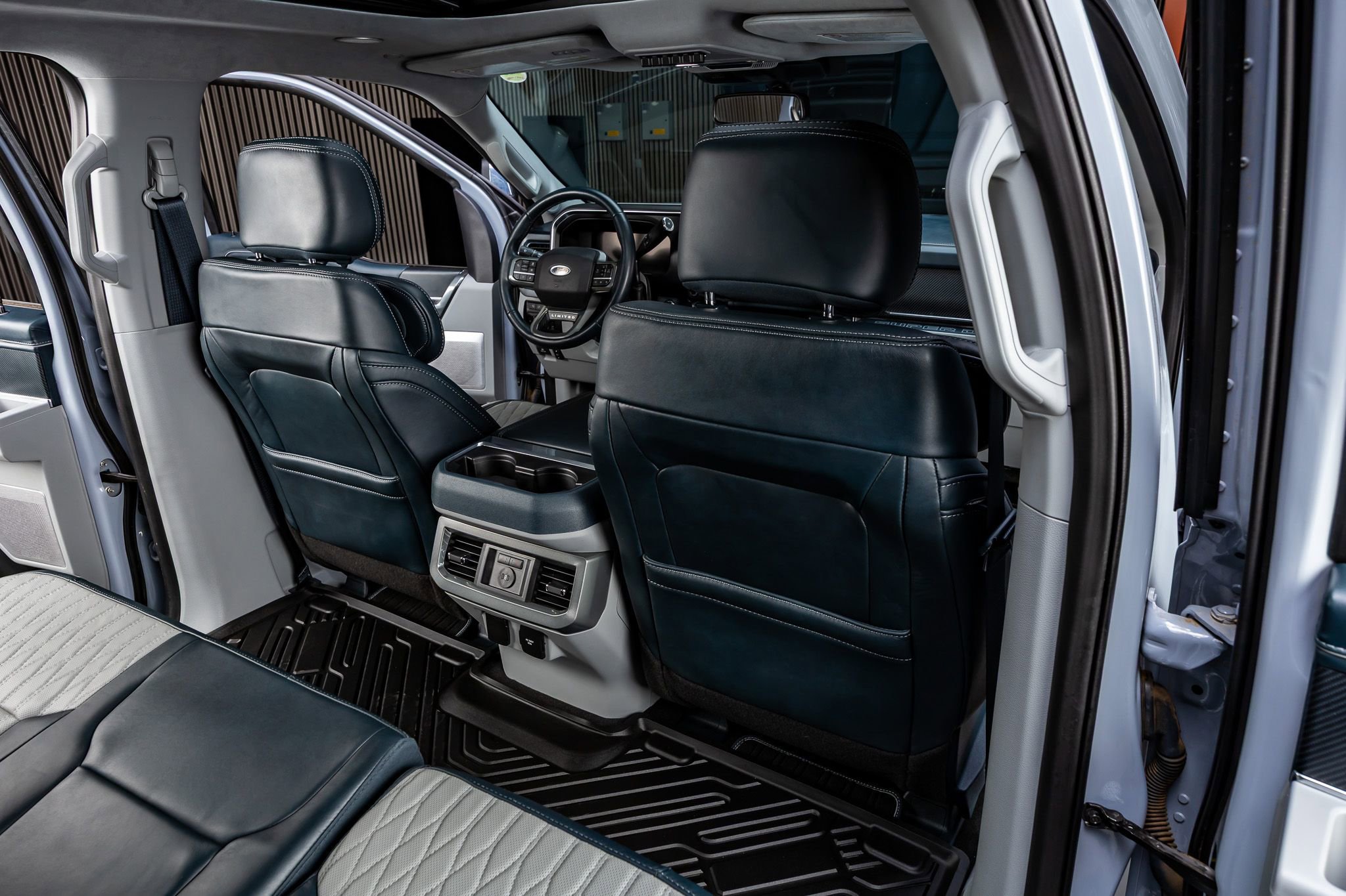 Used 2024 Ford F250 Limited w/ FX4 Off-Road Package image 31