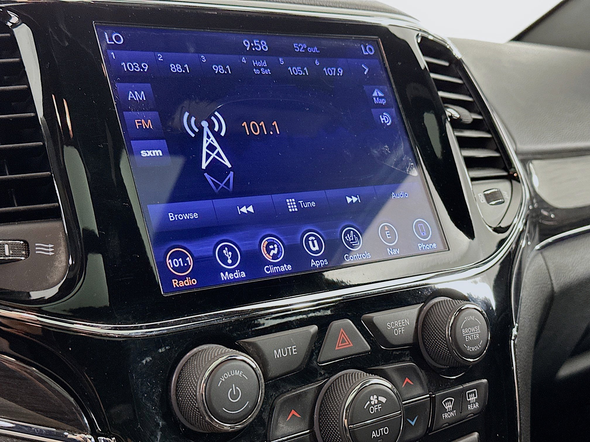 Used 2019 Jeep Grand Cherokee Overland image 21