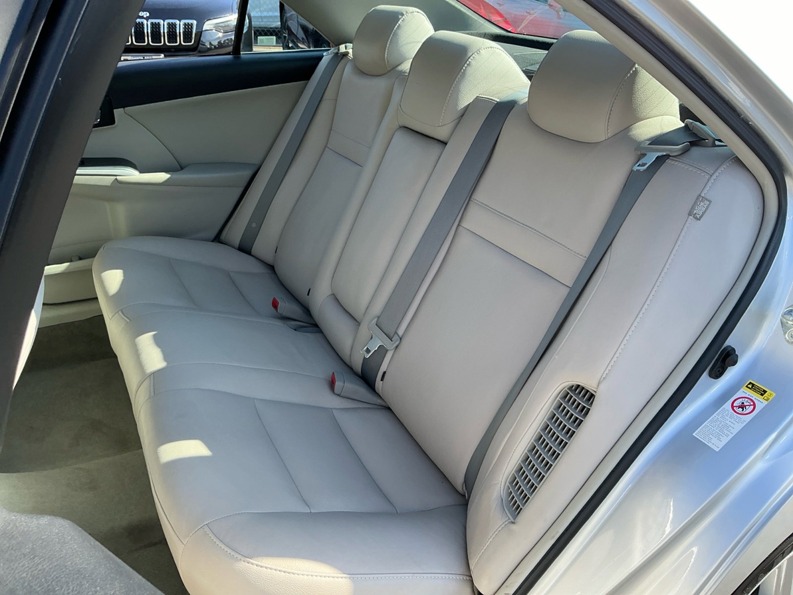Used 2012 Toyota Camry XLE w/ Leather Pkg FWD image 19