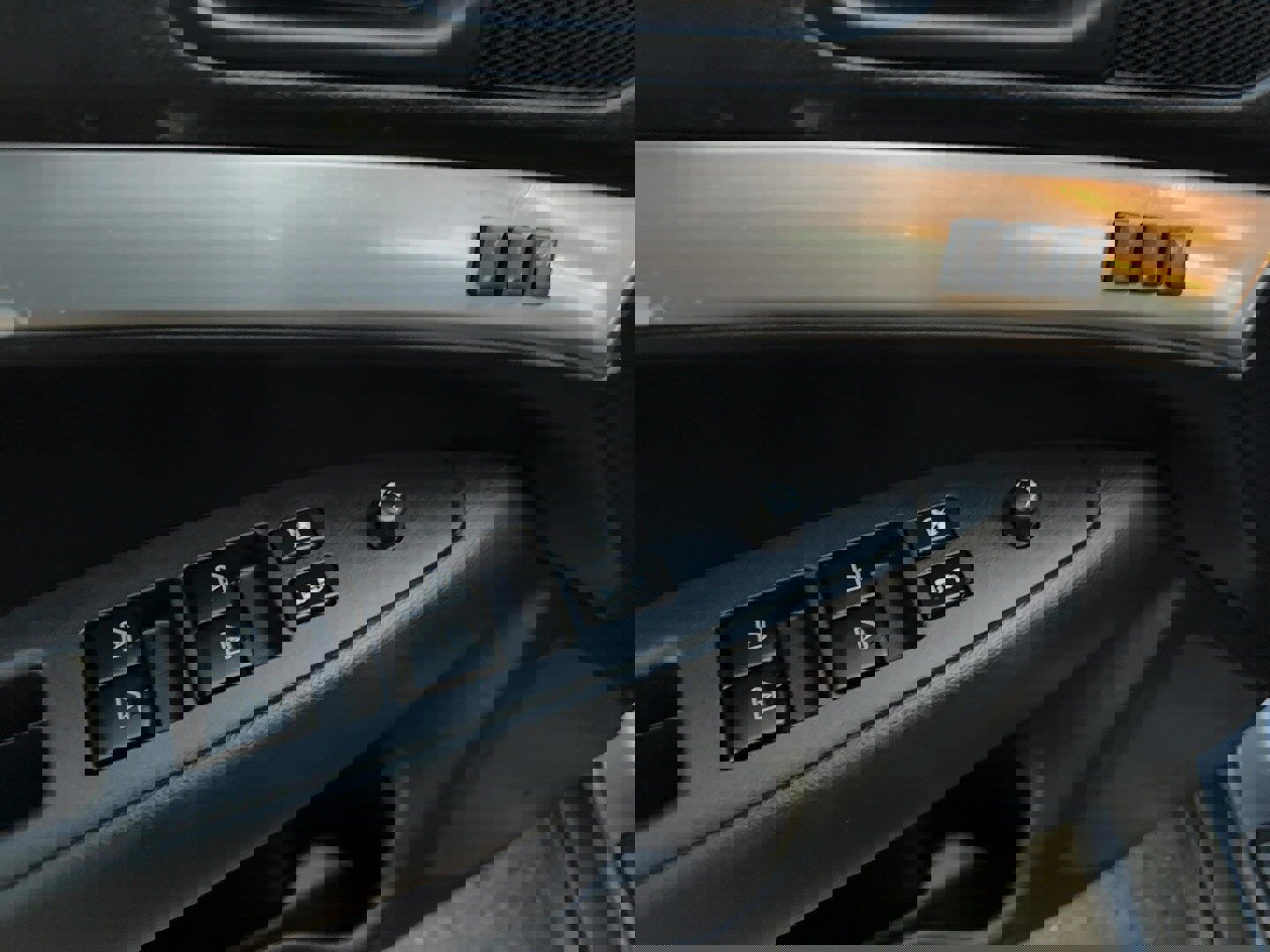 Used 2010 INFINITI G37 x Sedan w/ Premium Pkg image 15