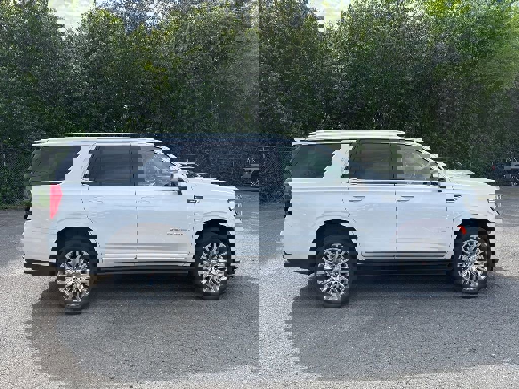 Used 2023 GMC Yukon Denali w/ LPO, Floor Liner Package image 8