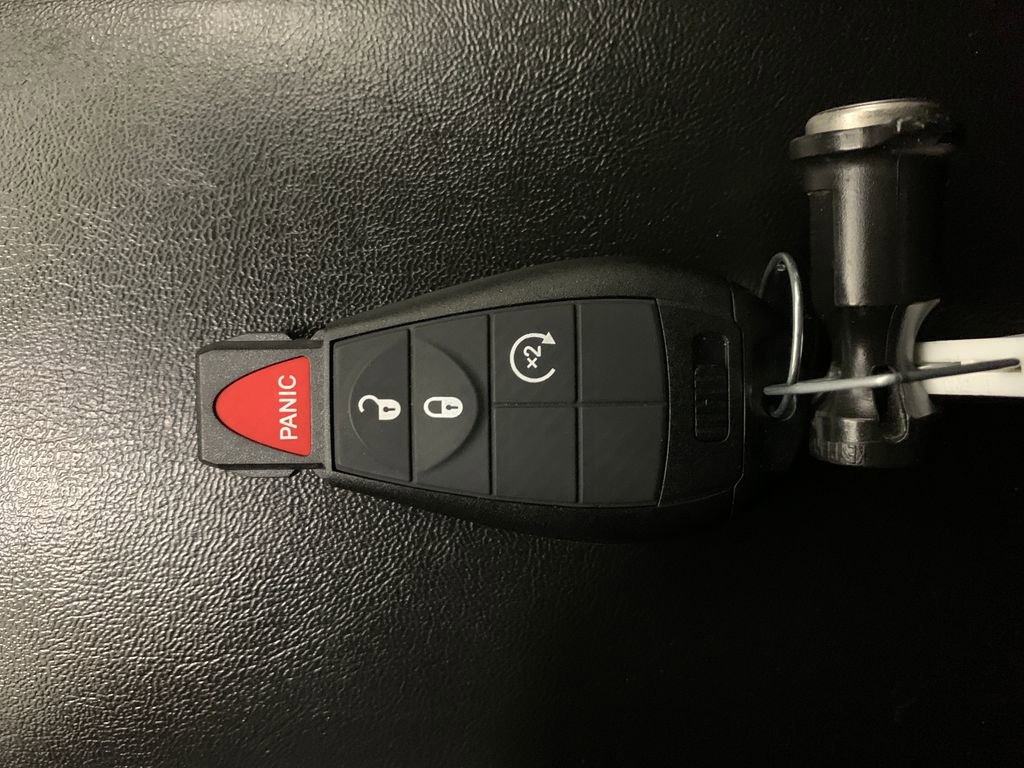 Used 2020 Jeep Cherokee Latitude FWD image 29