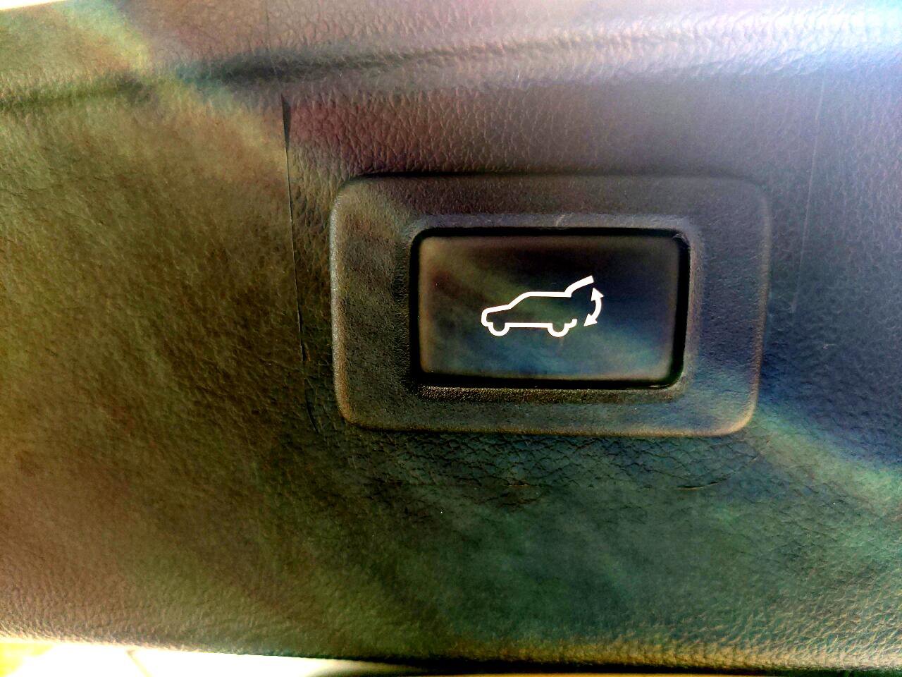 Used 2017 Subaru Outback 3.6R Limited image 16